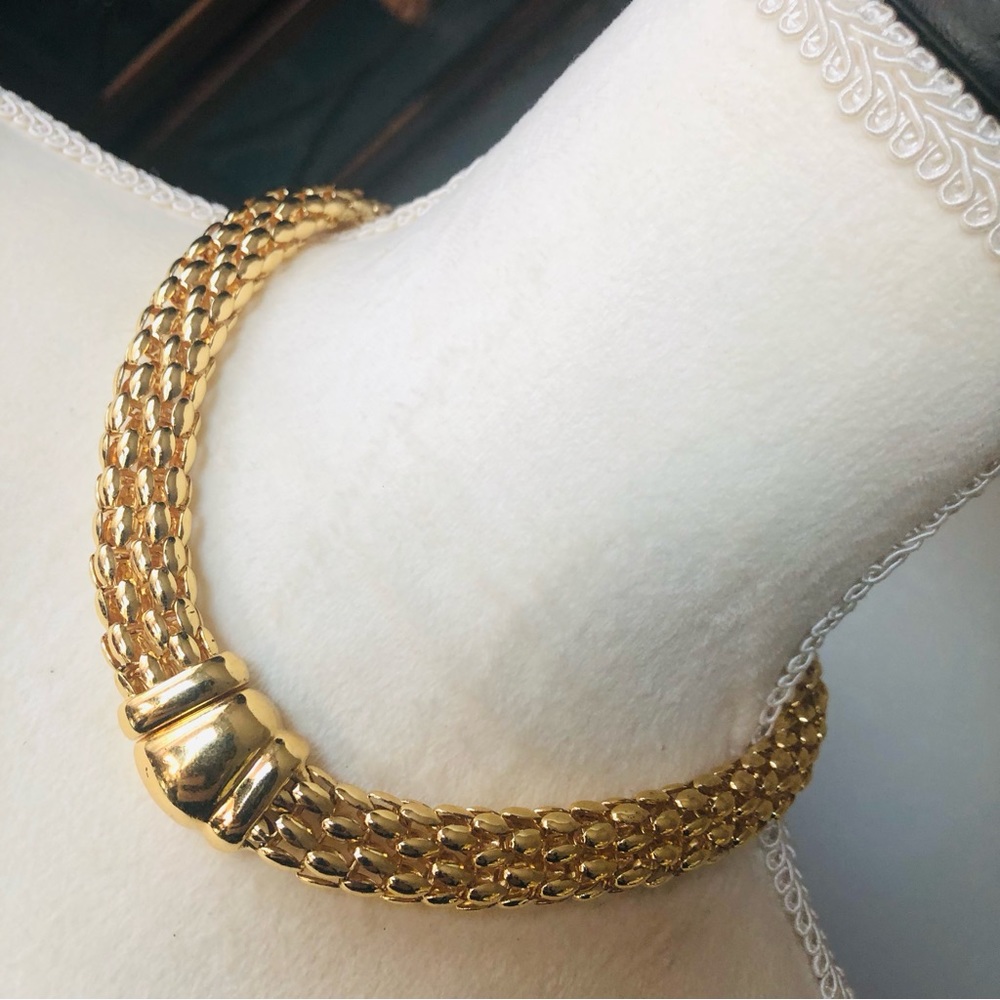 Vintage 90s gold braid mesh magnetic close choker necklace